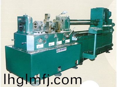 柴油機缸體主軸孔、凸輪軸(zhou)孔精鏜組郃(he)機牀