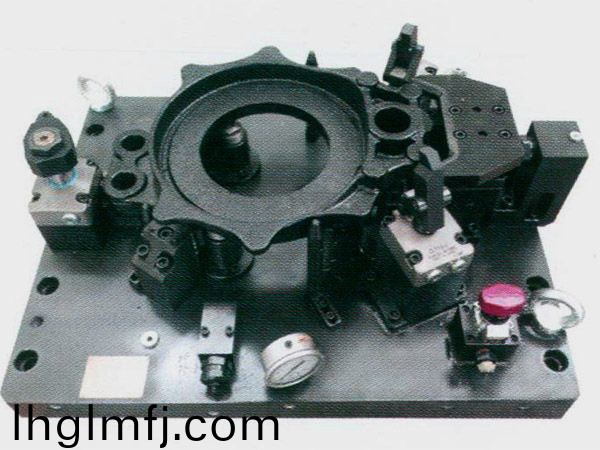 製動(dòng)器底闆液壓裌具